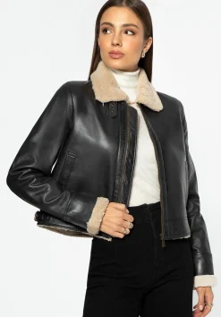 Damska kurtka pilotka skórzana podszyta sztucznym futerkiem krótka ciemny brąz>WITTCHEN Fashion