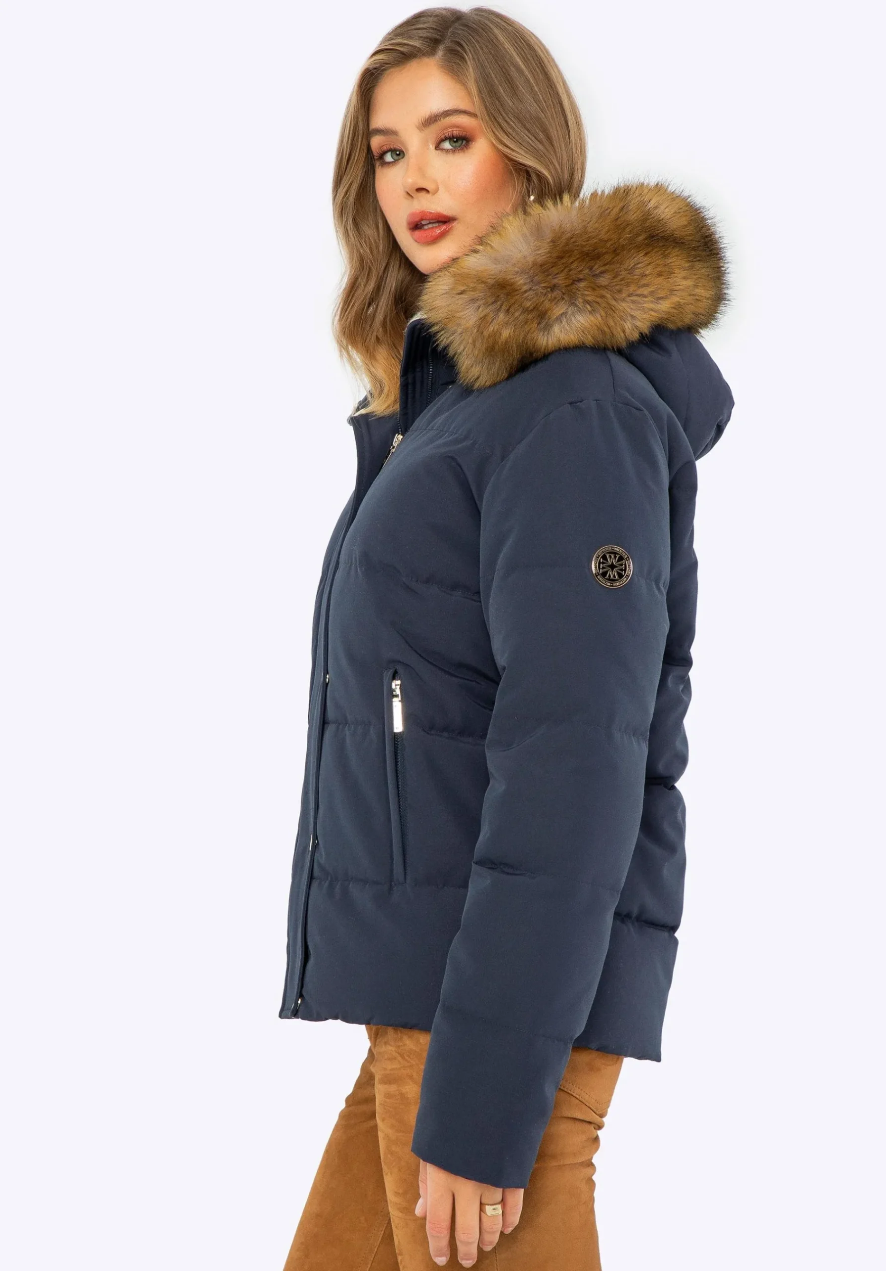 Damska kurtka puchowa z futerkowym kapturem granatowa>WITTCHEN Fashion