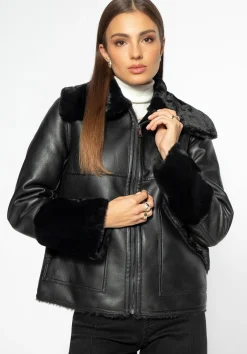 Damska kurtka z ekoskóry podszyta sztucznym futerkiem czarna>WITTCHEN Fashion