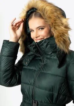 Damski płaszcz zimowy pikowany z kapturem><noscript><img width=
