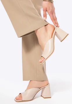Damskie klapki na słupku ze skóry naturalnej beżowe>WITTCHEN Fashion