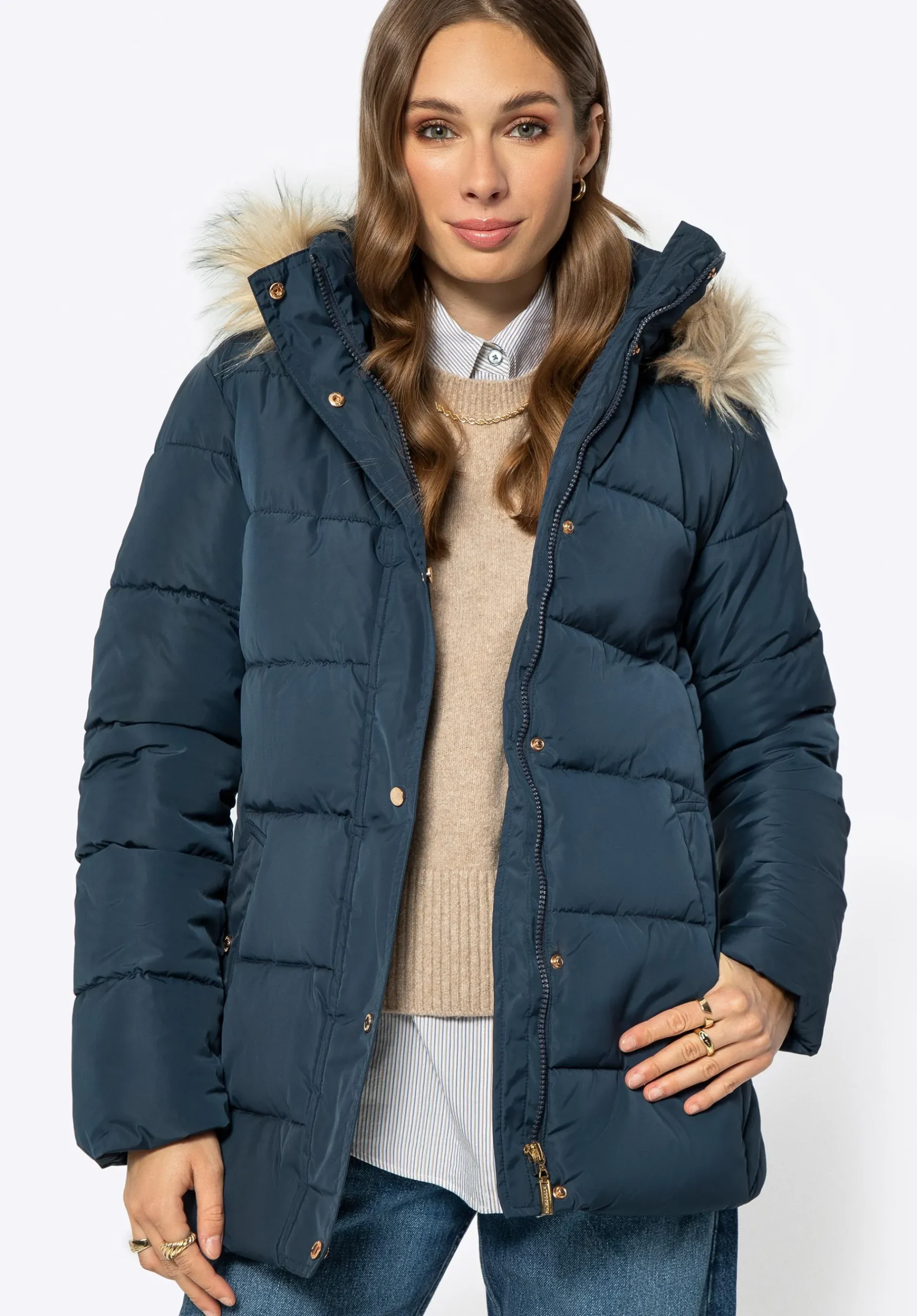 Kurtka damska pikowana z monogramem granatowa>WITTCHEN Fashion