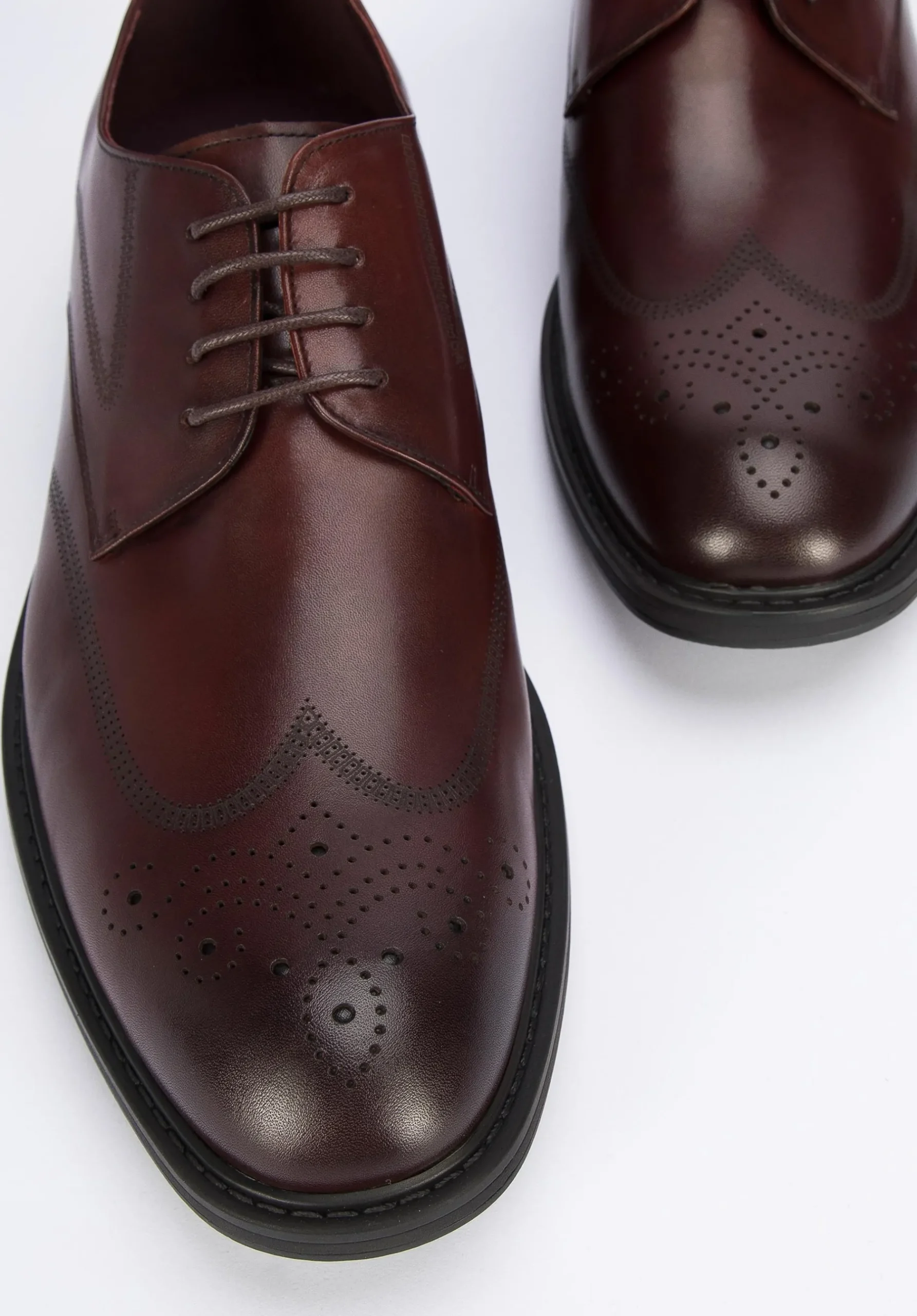 Męskie buty brogsy skórzane z płaskim szwem bordowe>WITTCHEN Outlet