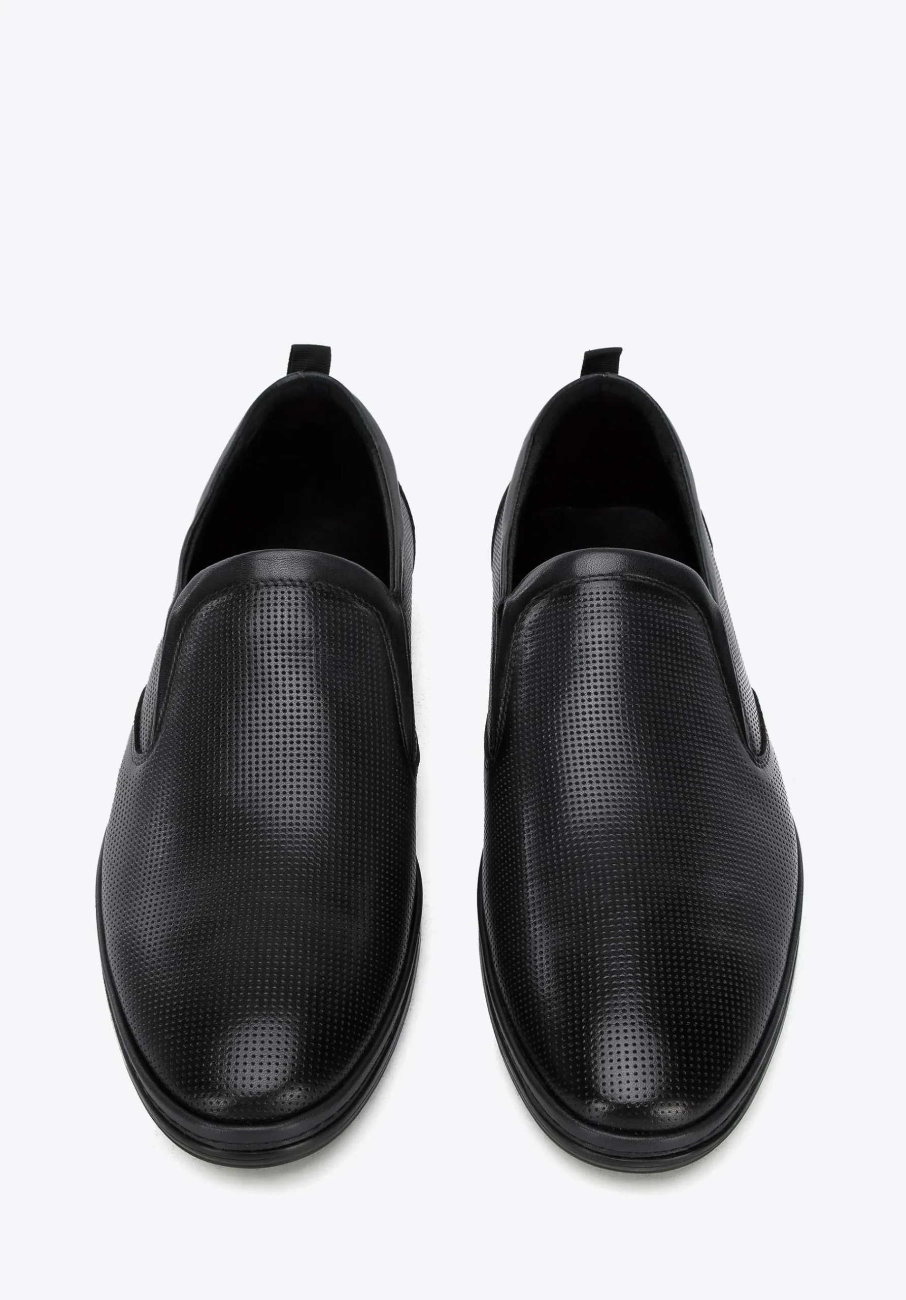 Męskie półbuty z perforowanej skóry z gumkami czarne>WITTCHEN Fashion