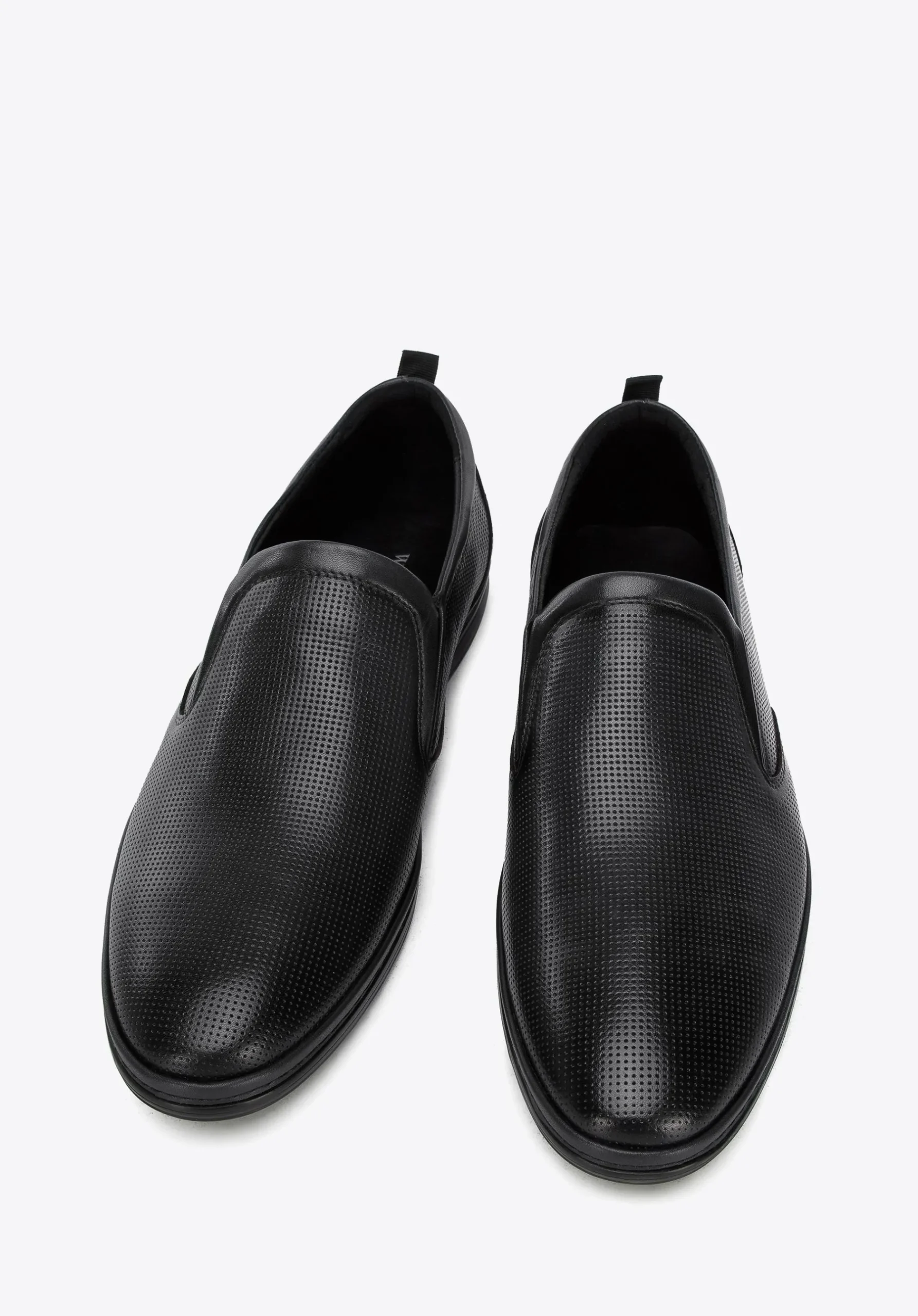 Męskie półbuty z perforowanej skóry z gumkami czarne>WITTCHEN Fashion