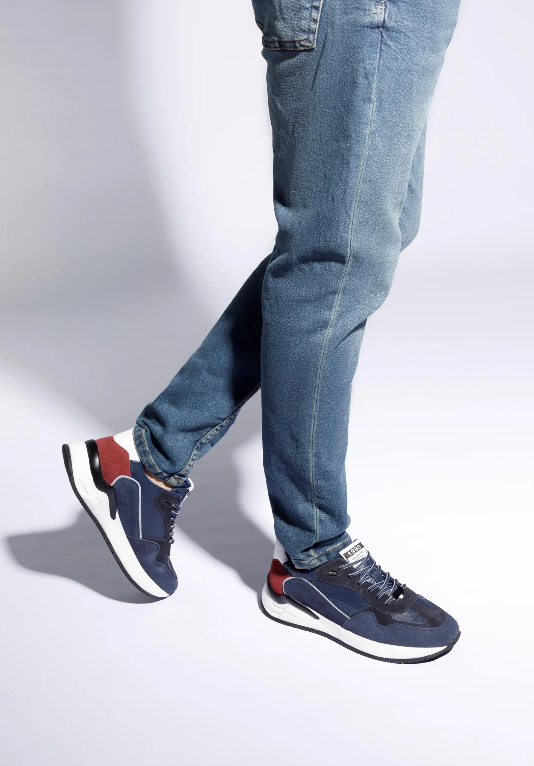 Męskie sneakersy skórzane z motywem w jodełkę niebiesko-czerwone>WITTCHEN Hot