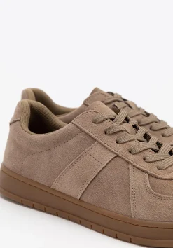 Sneakersy męskie ze skóry zamszowej ciemny beż><noscript><img width=
