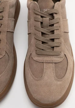 Sneakersy męskie ze skóry zamszowej ciemny beż><noscript><img width=