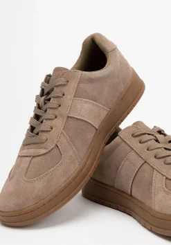 Sneakersy męskie ze skóry zamszowej ciemny beż><noscript><img width=